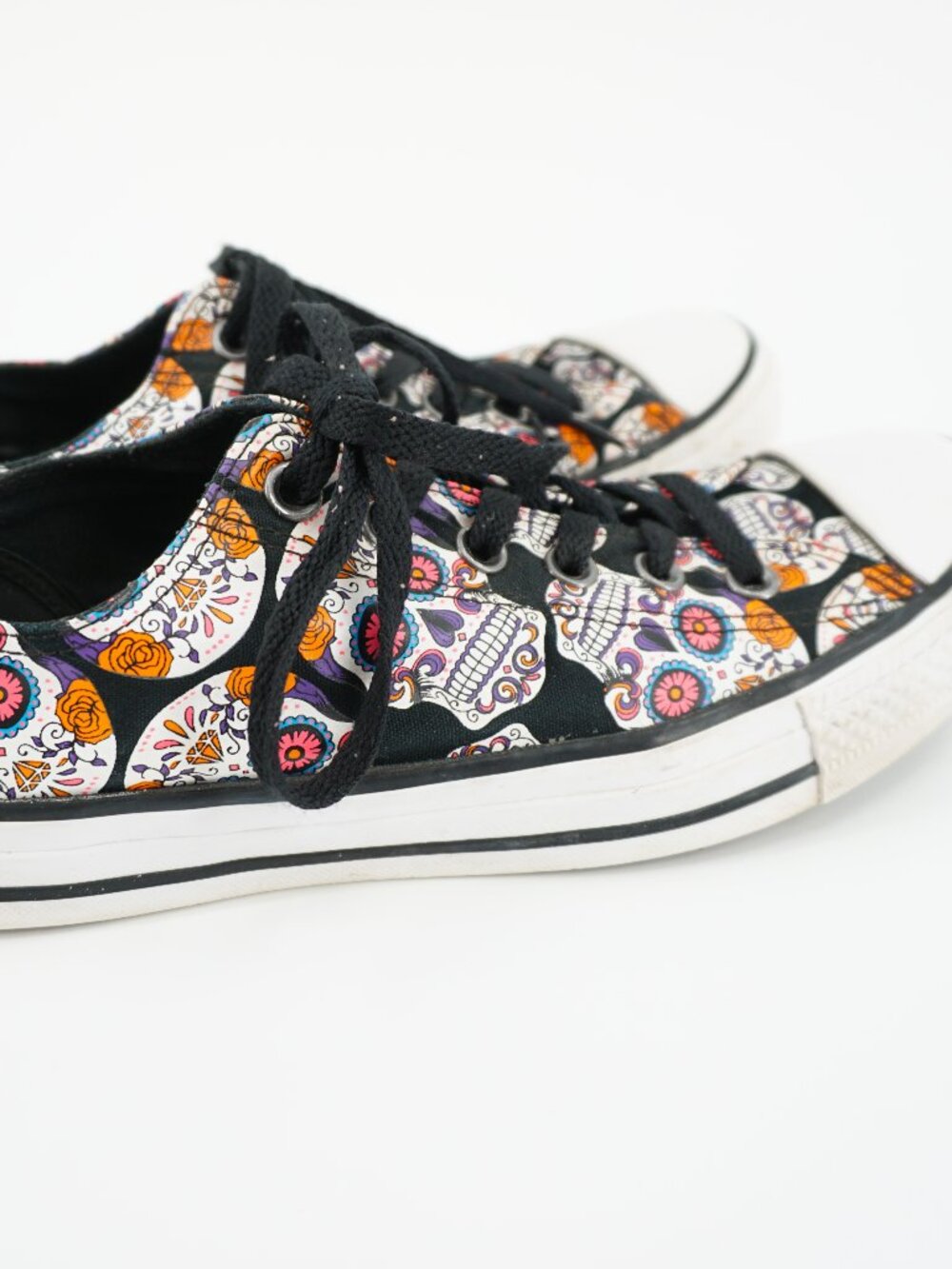 Converse Chuck Taylor All-Star Low-Top Sneakers W9 M7 Sugar Skull